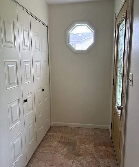 Entrance closet