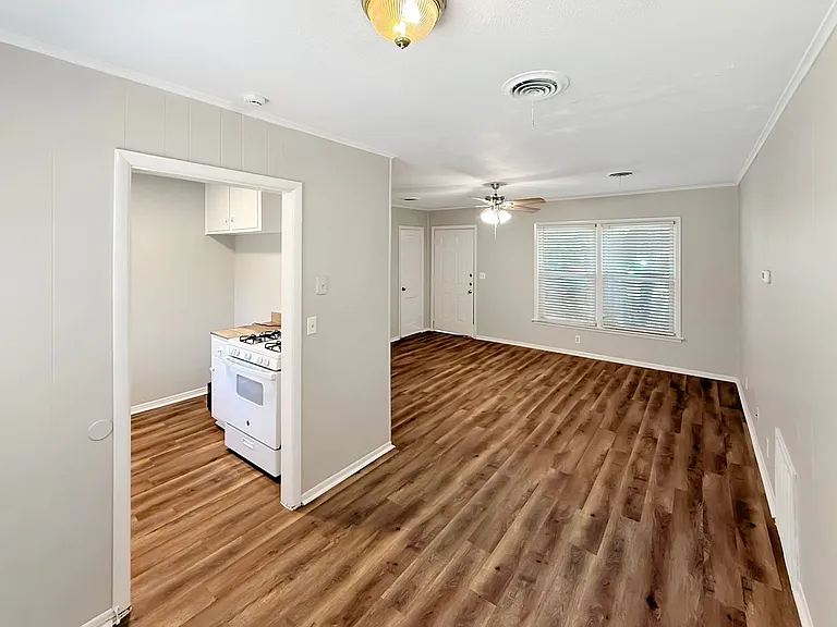 5017 Fairfax St — Photo 7