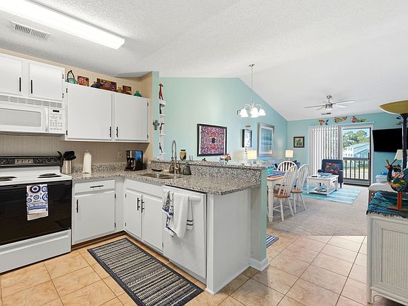 3rd image of 1095 W Plantation Dr. #30E