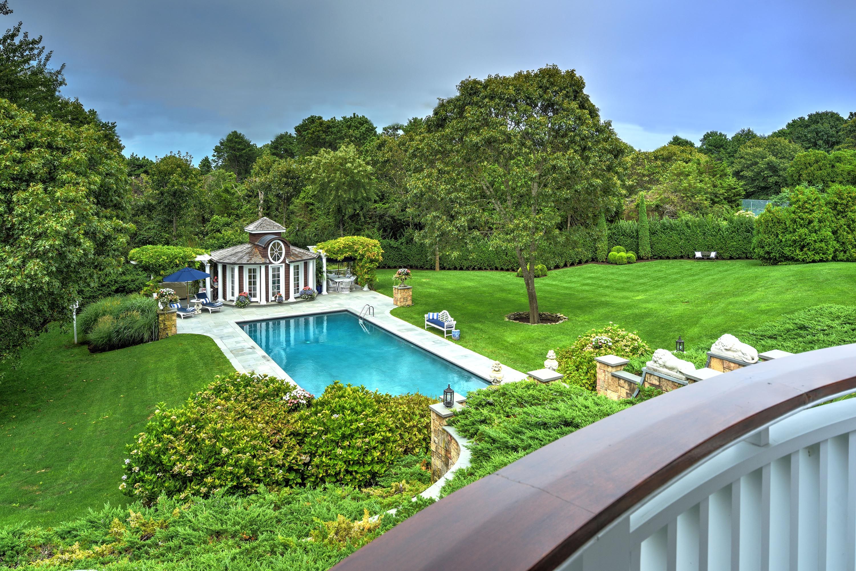 68 Ridge Rd, Southampton, NY 11968 Out East