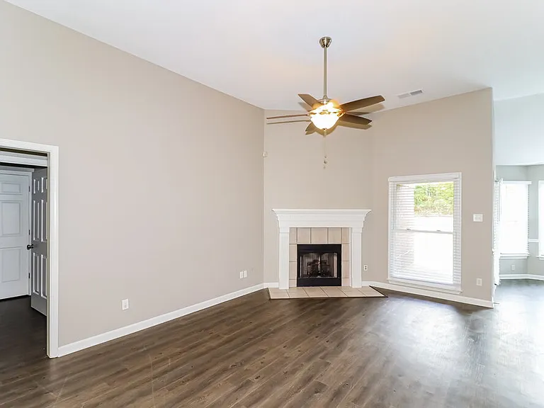 1883 Banstead Dr — Photo 4