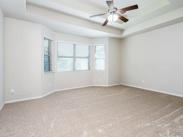 22918 Caverly Ln — Photo 15