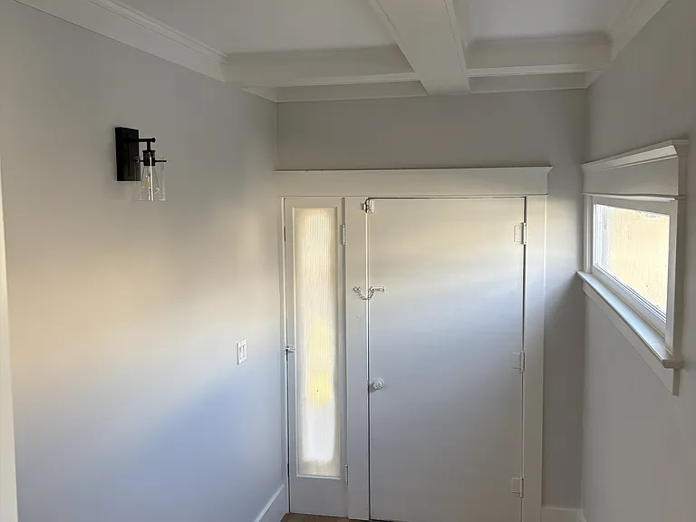 277 N Orange St — Photo 2