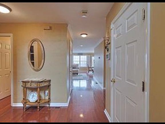 2nd image of 1020 Vanguard Dr