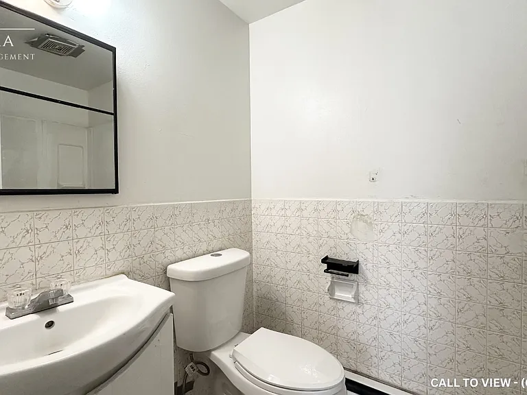 574 Adelaide St N #3 — Photo 7