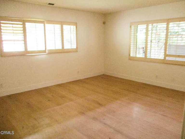 756 Linda Vista Ave — Photo 13