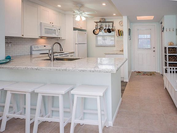 3rd image of 2700 Fiore Way #1040