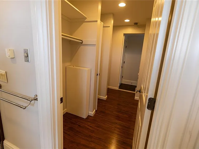 945 Westminster St #2 — Photo 32
