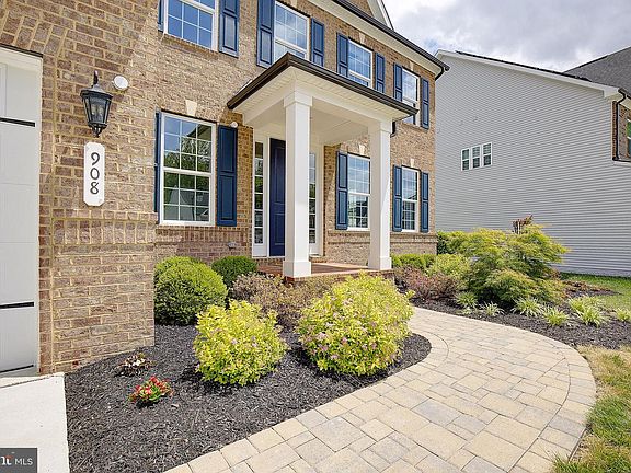 5th image of 908 Midbrook Ln
