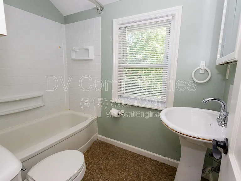 4871 Oakland Dr — Photo 15