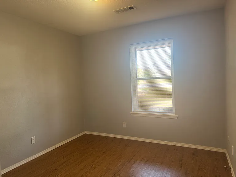 1230 S Sherman Ave — Photo 11