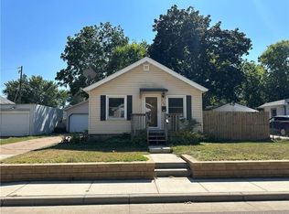 925 James St, Eau Claire, WI 54703