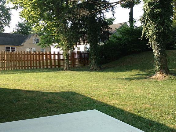 5th image of 1208 York Ln