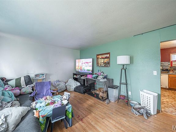 4th image of 14 Marion Dr