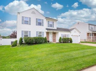 12 Dubb Dr, Newark, DE 19702