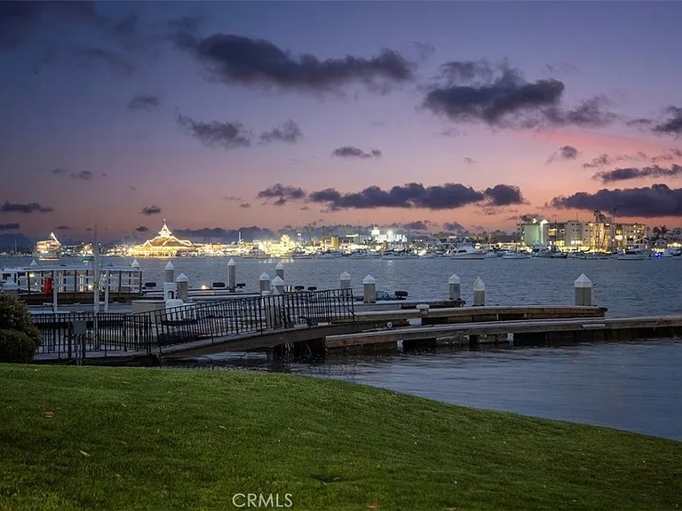 20 Harbor Is — Photo 17