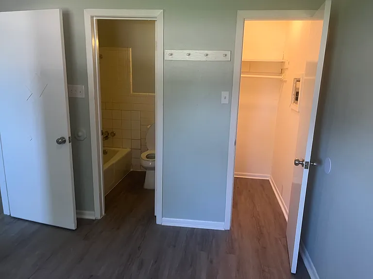 214 E Reagan Ave — Photo 5