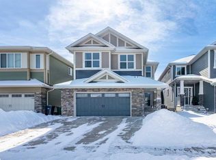 11 N Mount Rae Hts, Okotoks, AB T1S0M6