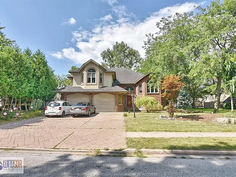 4305 Casgrain Dr #UPPER — Photo 2