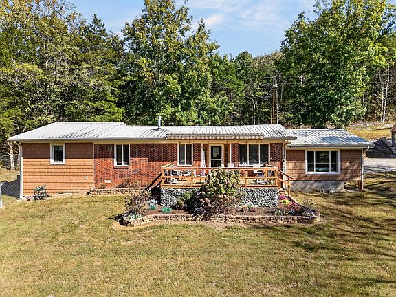 2nd image of 115 W Creek Ln