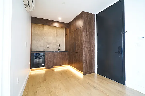 Rented by Lodger Corp | media 33