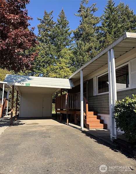 5th image of 3928 21st Ave SE #10