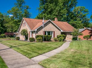 322 Royal Oak Blvd, Richmond Heights, OH 44143