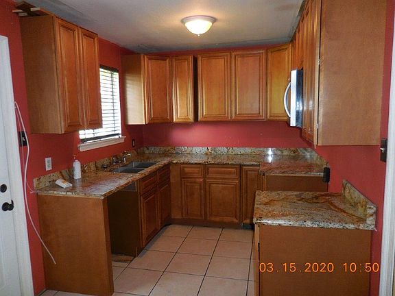 4th image of 4601 Breckenridge Dr