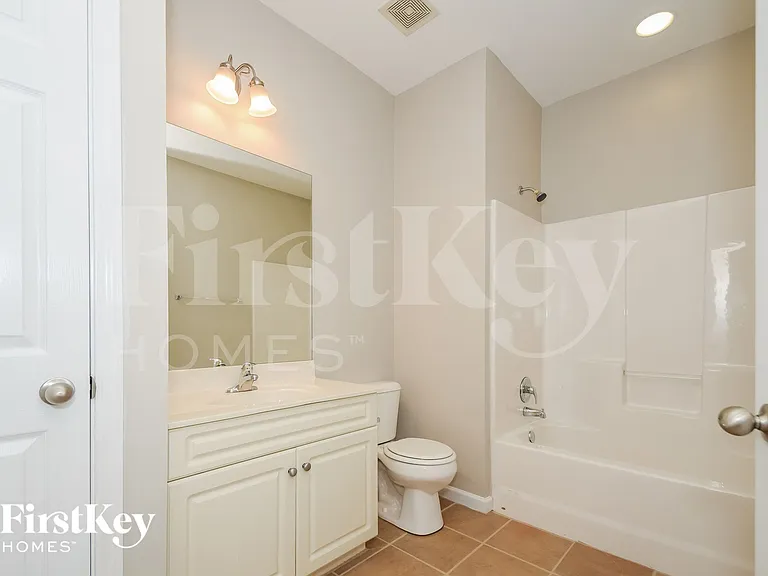 1254 Easterwood Blvd — Photo 9