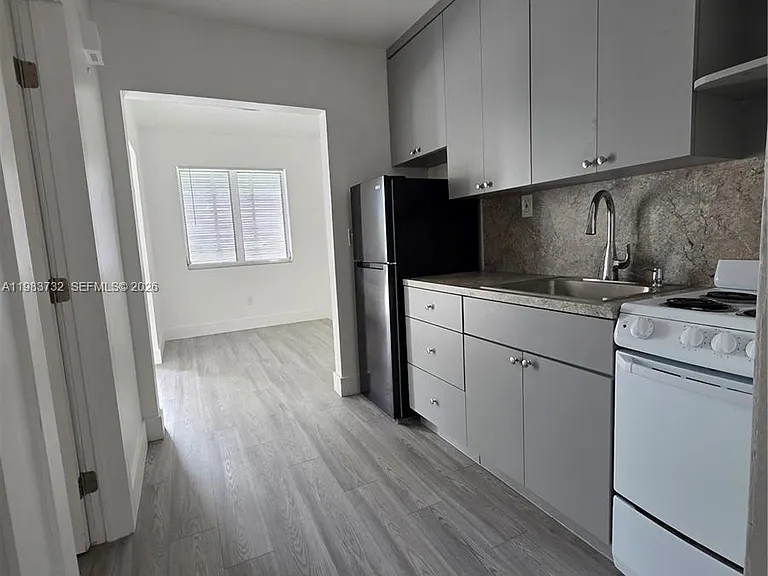 71 Esplanade Dr #D — Photo 8