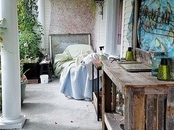 3rd image of 4302 N Gove St