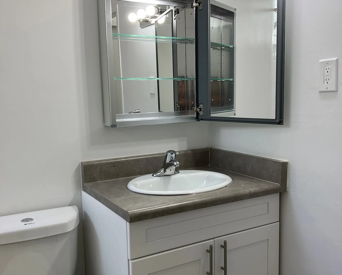 2255 Weston Road, Toronto — Photo 3