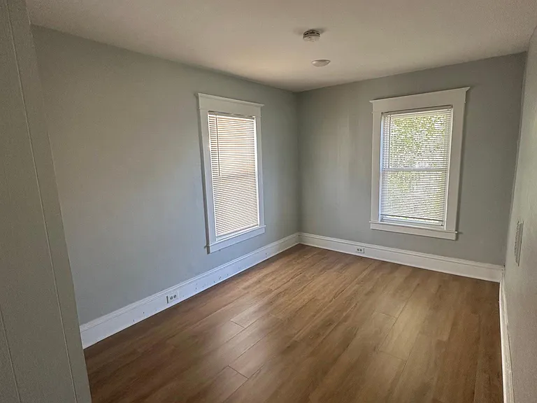 72 Ford Ave — Photo 12