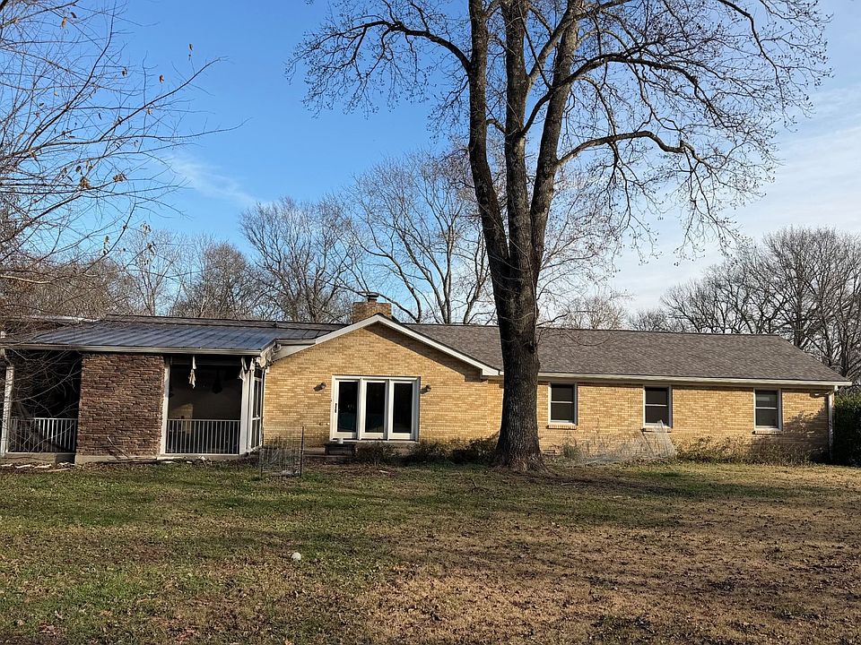 2nd image of 1421 Devens Dr