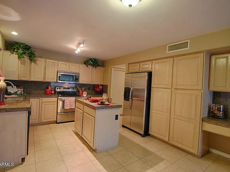 15453 S 44th Pl — Photo 3