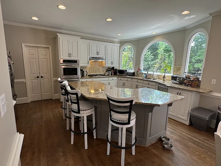 365 Fairleaf Ct — Photo 8
