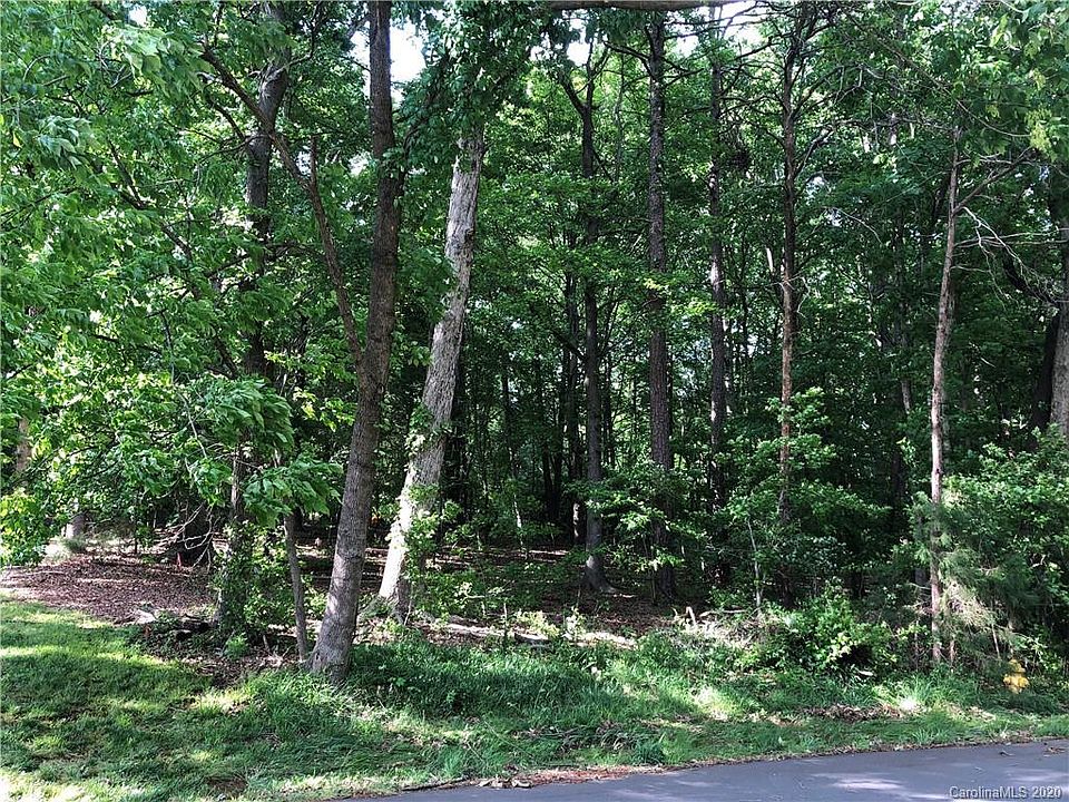 1st image of 3936 Peggy Ln