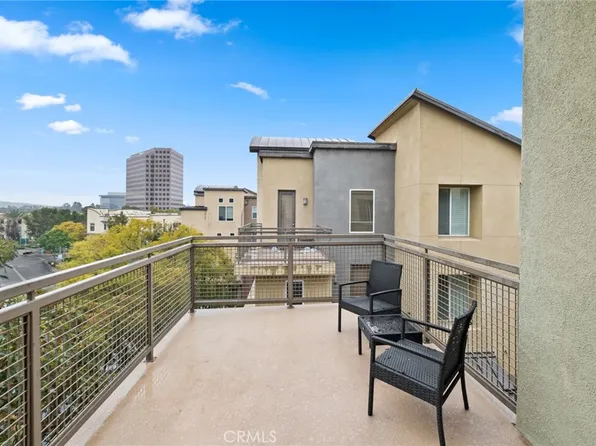 555 Rockefeller, Irvine, CA 92612