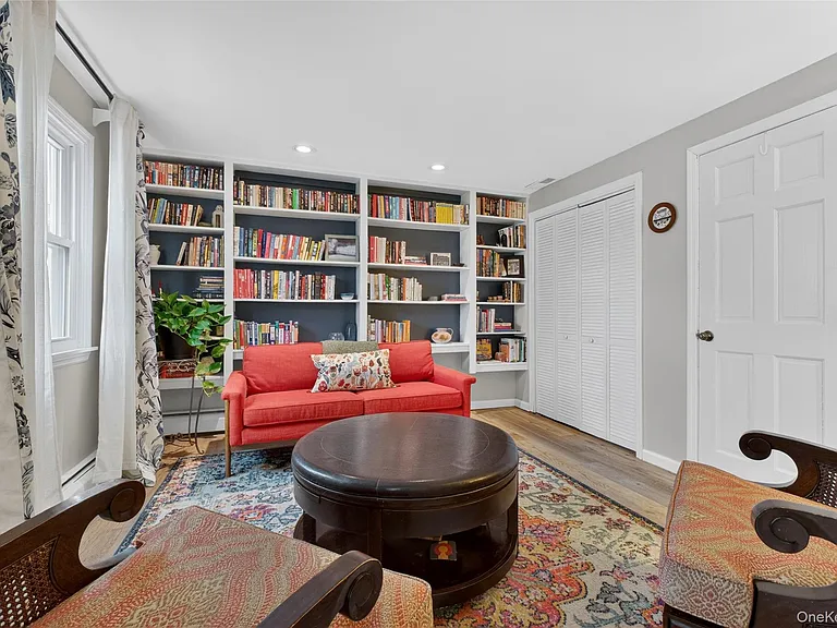 22 Blossom Hill Dr — Photo 8
