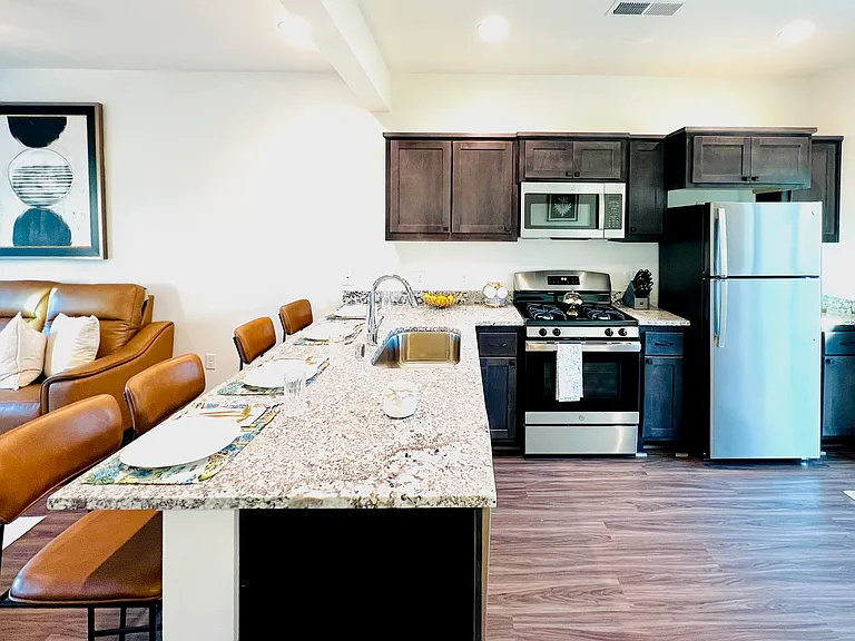 24 Elisha Ct #1-7 — Photo 3