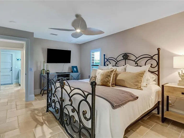 28567 Clinton Ln — Photo 13