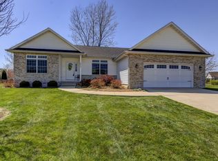 6613 Phlox Dr, Springfield, IL 62712