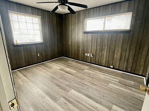 4th image of 2968 Oak St
