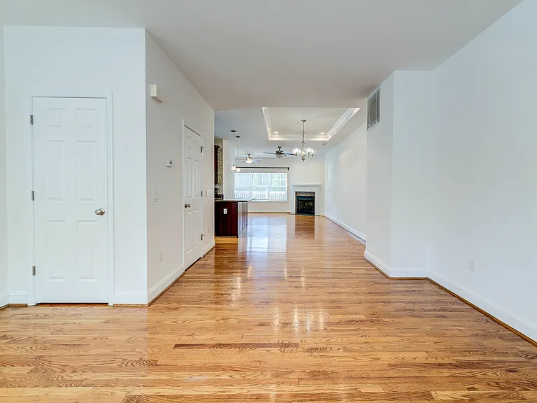 1033 Yale Ave — Photo 4