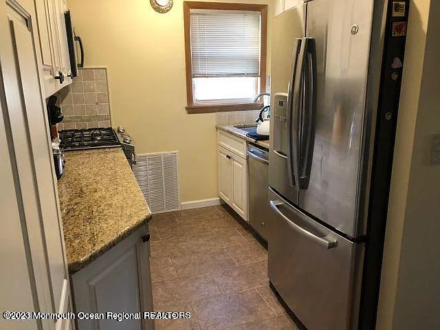 2 bed, 1.5 bath, $2,000 — Photo 4
