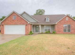 2100 S Russell St, Skiatook, OK 74070