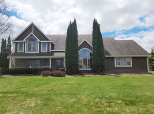 4809 Stonefield Rd, Sheboygan, WI 53083