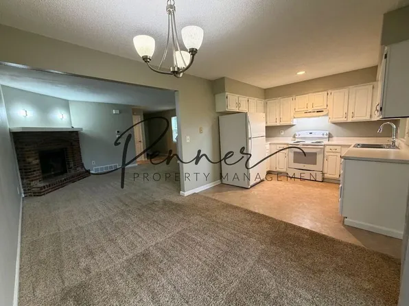 2614 NW 3rd Ter, Blue Springs, MO 64014