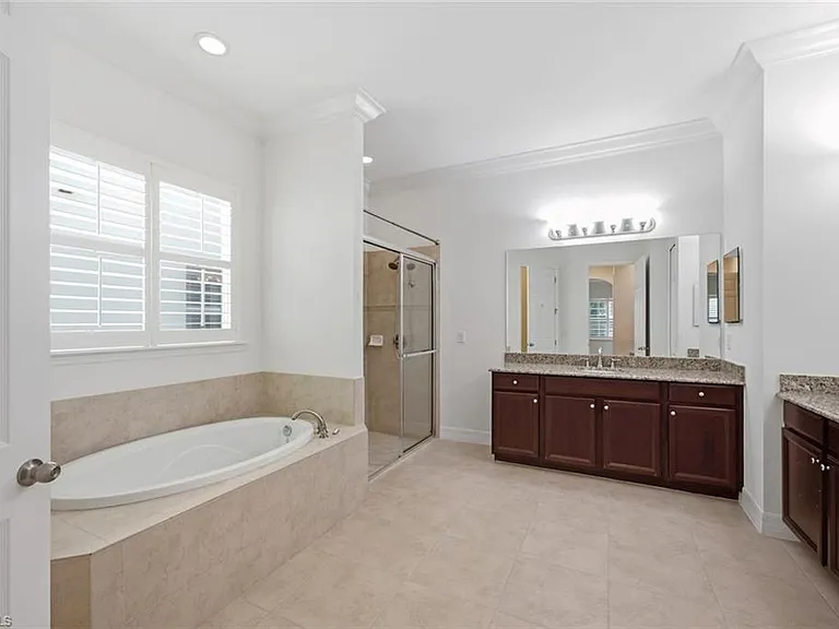 6853 Il Regalo Cir — Photo 16
