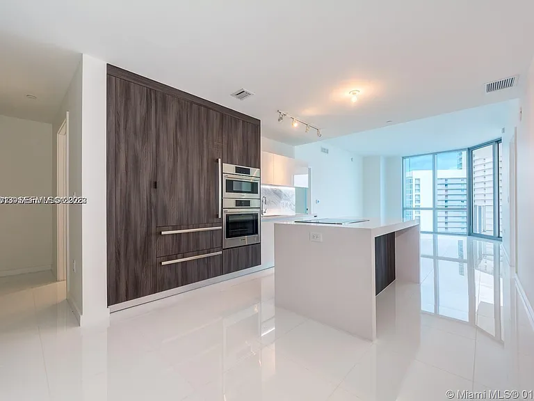 851 NE 1st Ave #11 — Photo 10